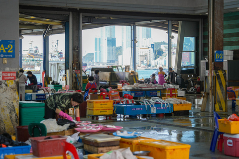 Busan: Power Walk Tour with a Local Mate