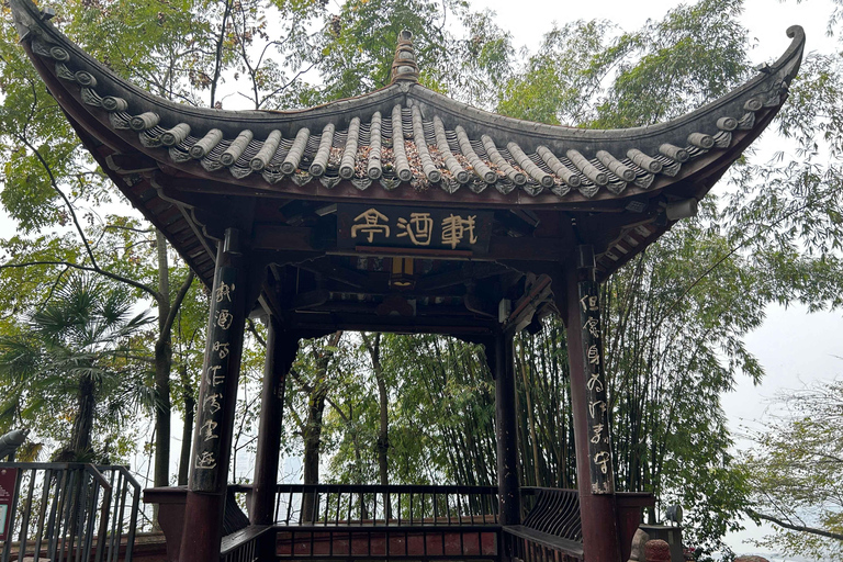 Close to Chengdu: Leshan Giant Buddha & Tasty Local Eats