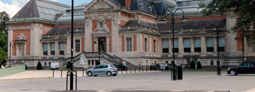 Visite historique privée à pied de Valenciennes avec un guide diplômé.