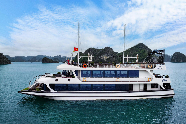 Hanoi: Halong Bay Cruise with Lunch, Cave, and Island Visit