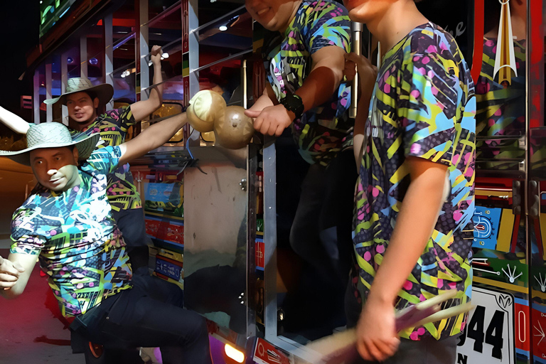 MEDELLIN: TOUR DELLA CITTÀ + OPEN BAR