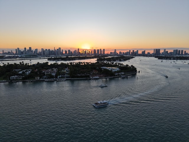 Miami Sunset Boat Tour: Celebrity Mansions & Skyline