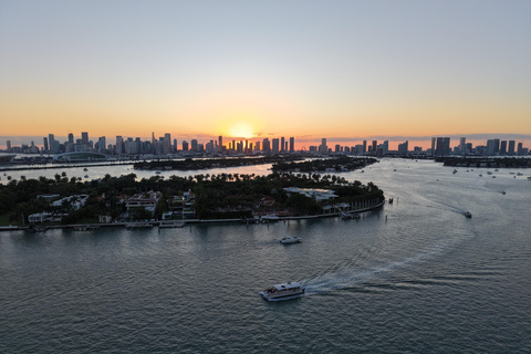 Miami Sunset Boat Tour: Celebrity Mansions & Skyline