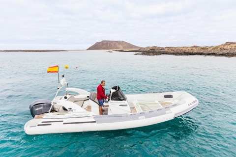 Fuerteventura : croisière de 4 h autour de l'île de LobosCroisière de 4 h en voilier à Lobos - adultes uniquement