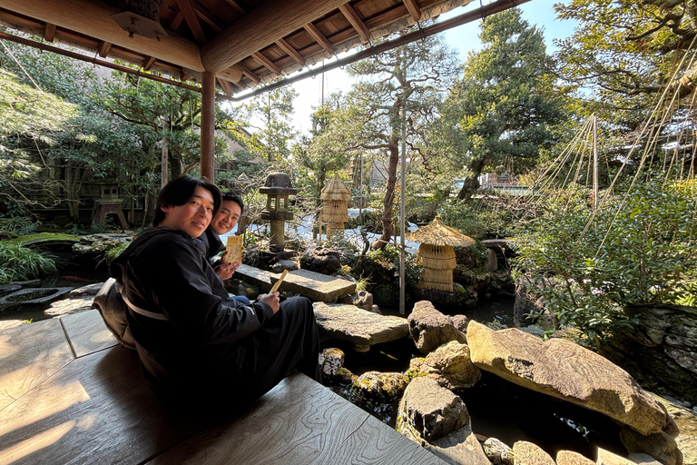 Kanazawa: Castle & Samurai History Walking Tour