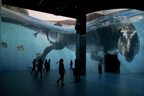 Hamburg: Port des Lumières Prehistoric Planet: Dinosaurs