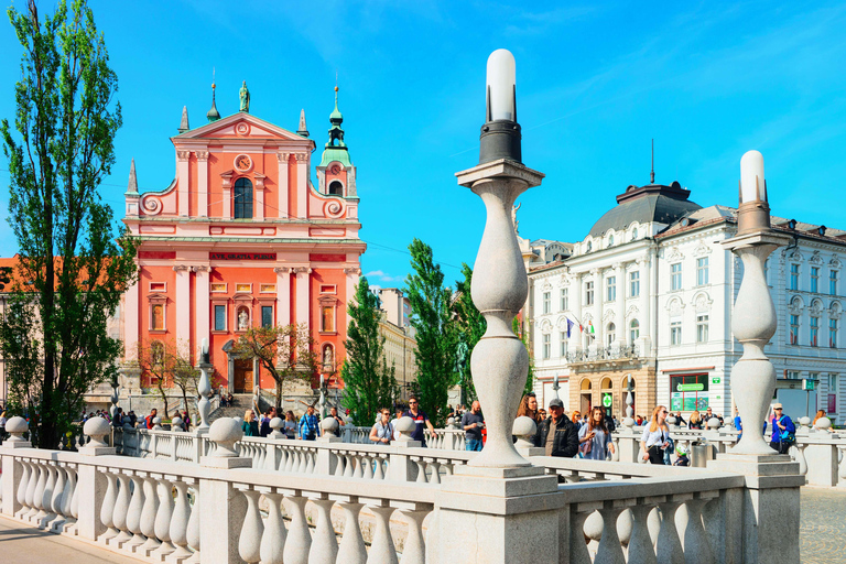 Ljubljana: Walking Tour and River Cruise