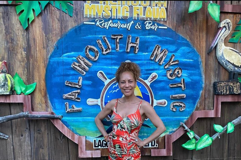 闪闪发光的泻湖之旅光辉泻湖闪闪发光的水域之旅