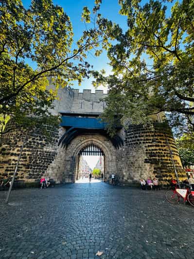 Descubra a excursão a pé EIGELSTEIN pelo distrito urbano de Colônia