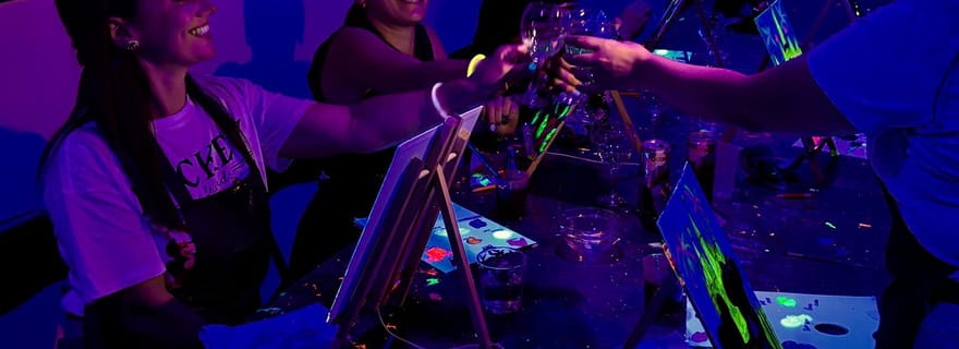 Malte : expérience « Glow-in-the-Dark Drink & Paint »