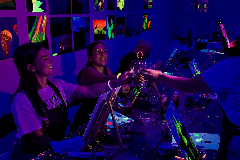Malta: Glow-in-the-Dark Drink & Paint Experience