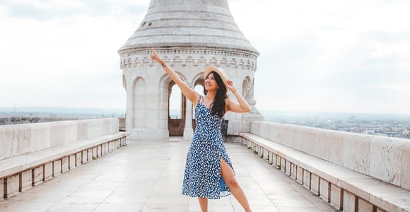 Budapest: Private Photoshoot & Sightseeing at Top Landmarks