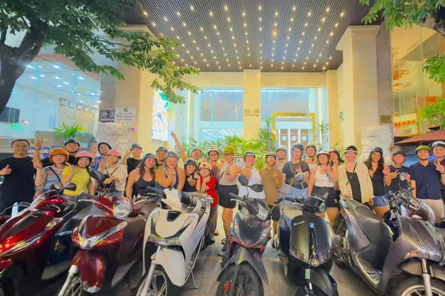 Nha Trang: Nachtliche Lebensmittelverkostung & Sightseeing mit dem Roller. Foto: GetYourGuide Nha Trang: Nachtliche Lebensmittelverkostung & Sightseeing mit dem Roller. Foto: GetYourGuide