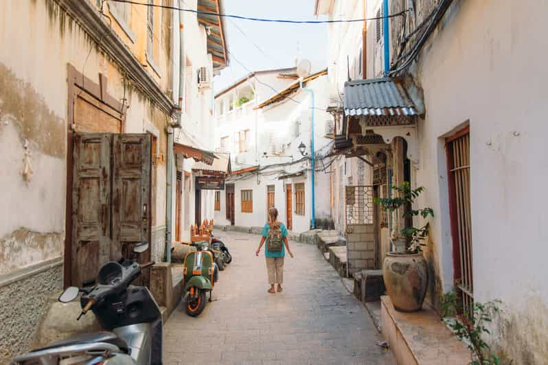 tour guide stone town zanzibar