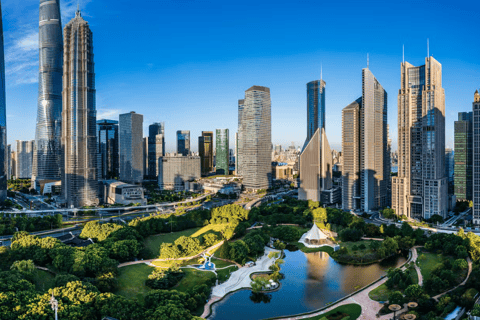 Private tour with a Spanish-speaking guide through historic Shanghai