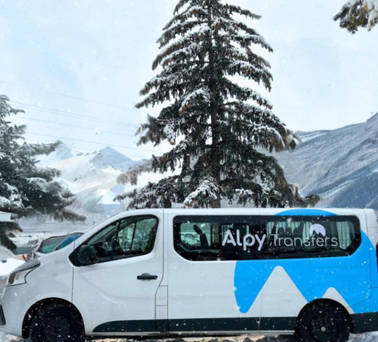 Geneva: Geneva Airport Bus Transfer from/to Chamonix