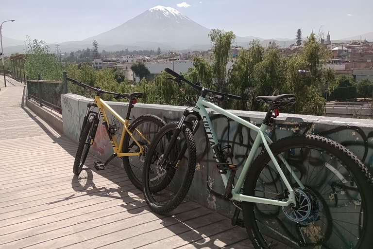 VISITE DE LA VILLE D'AREQUIPA EN VÉLO