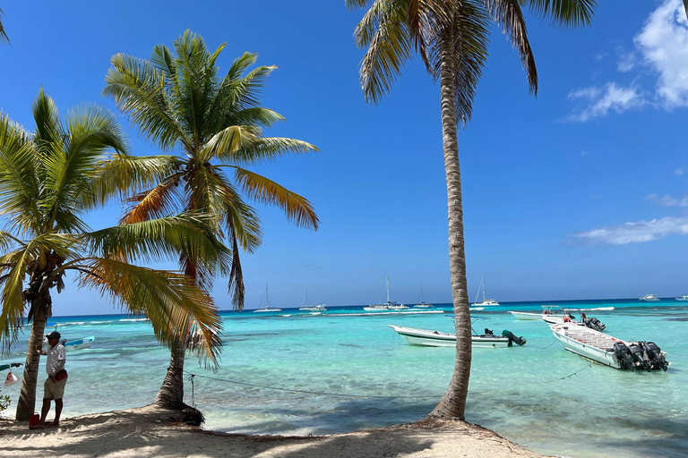 Excursão à Ilha Saona e ao Rio Chavon com almoço e bebidasOpção de excursão regular em grupo compartilhado