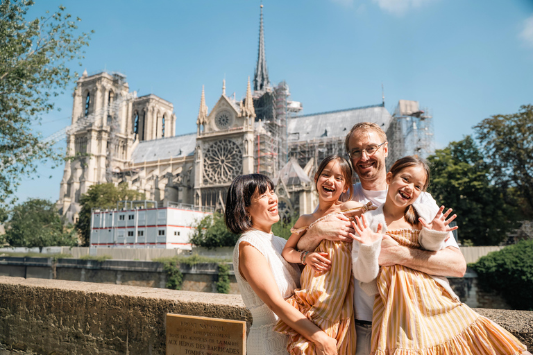 Paris: Notre Dame Cathedral with Skip the Line Timed Entry Host and Timed Group Entry