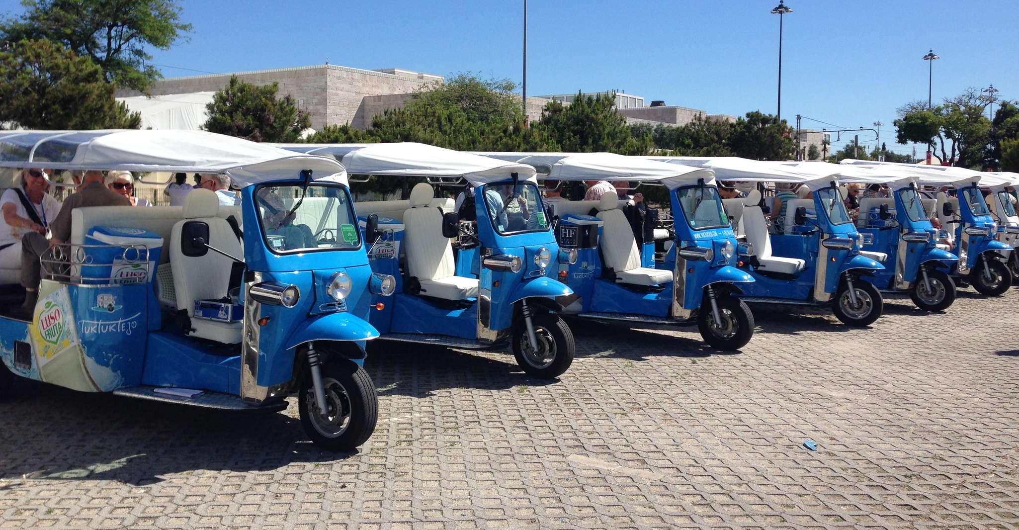 Lisbon: Private Guided Tour of Historical Center by Tuk Tuk