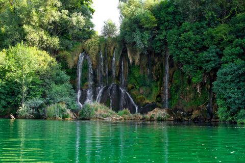 Tour privado de un día por las Cascadas de Krka y el Castillo de Juego de Tronos