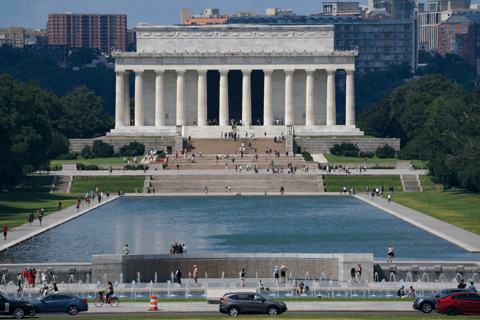 Washington, DC: Monuments Guided Tour with Transportation Monuments Day Tour