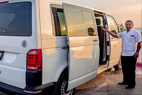 Desde Cancún: Transporte Privado a la Ciudad de MéridaFurgoneta grande