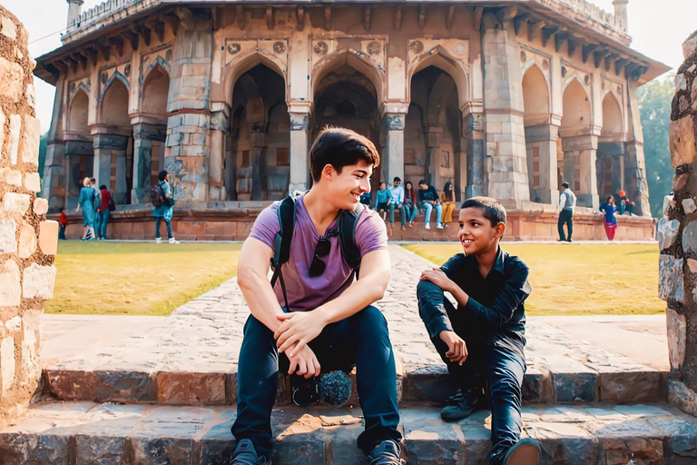 Tour de día completo por lo mejor de Delhi: cultura, comida y monumentosTour guiado en grupo de un día completo