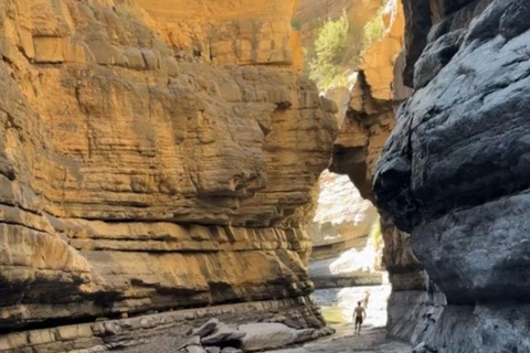 Wadi Ghul Adventure Hike, Misfat Al Abriyeen Tour & Lunch