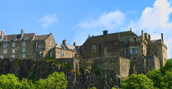 Edinburgh: Stirling Castle, Kelpies, Whisky & Highlands Tour