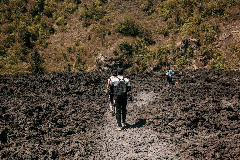 Pacaya Volcano Vistas + Pizza Cooked Under Volcanic Heat