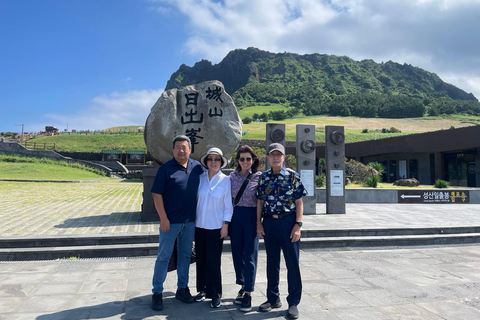 Excursion d'une journée sur les routes orientale et septentrionale de JejuPoint de rencontre : Shilla Duty Free