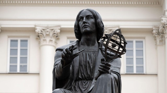 Warsaw: City Game – Discovering Famous Polish Heroes