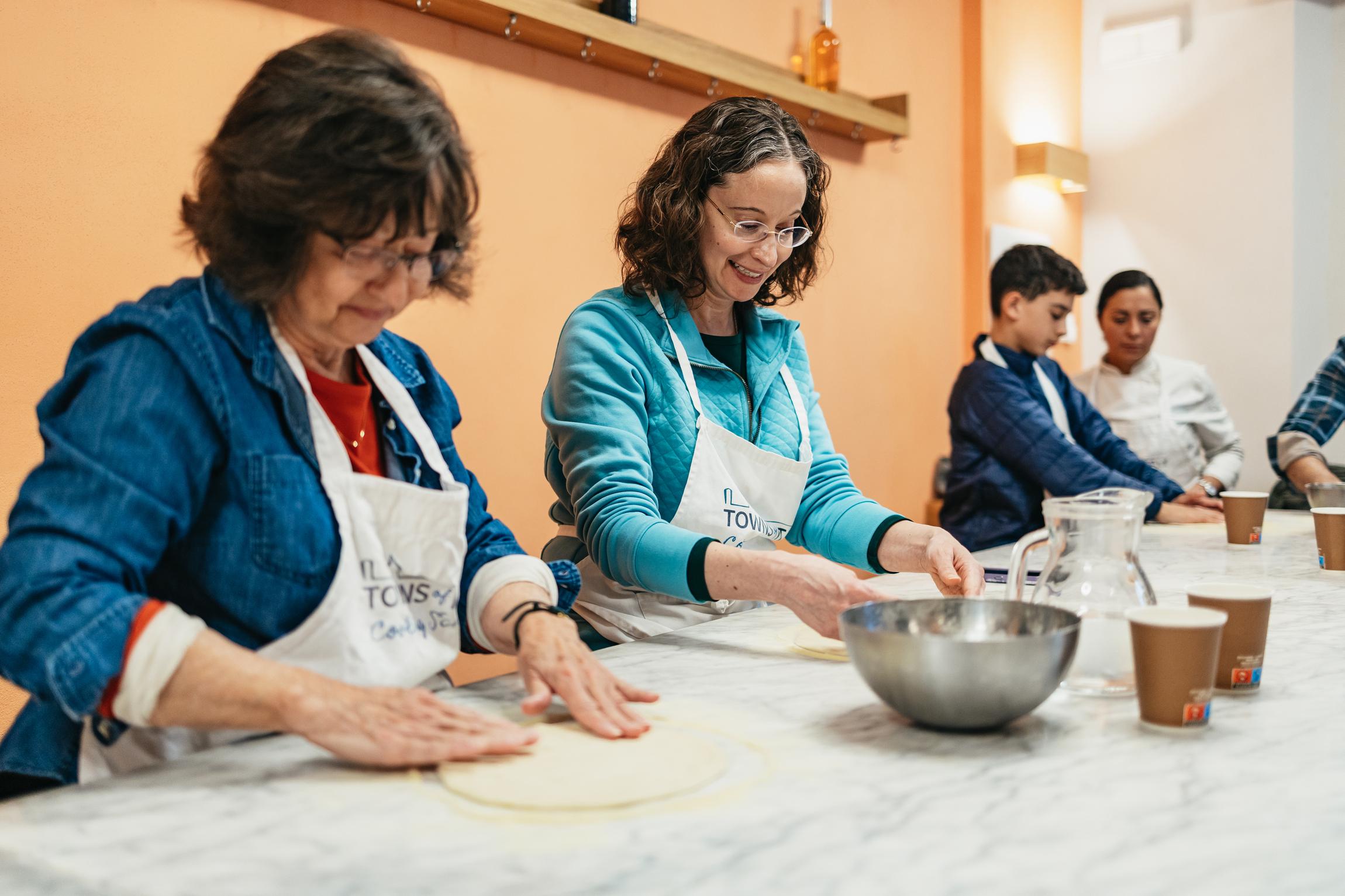 Florenz: Premium-Kurs zur Zubereitung von Pizza und Gelato mit Wein
