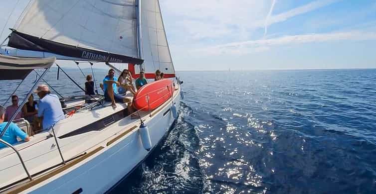 Barcelona: Coastline Boat Trip with Snacks and Cava photo 8