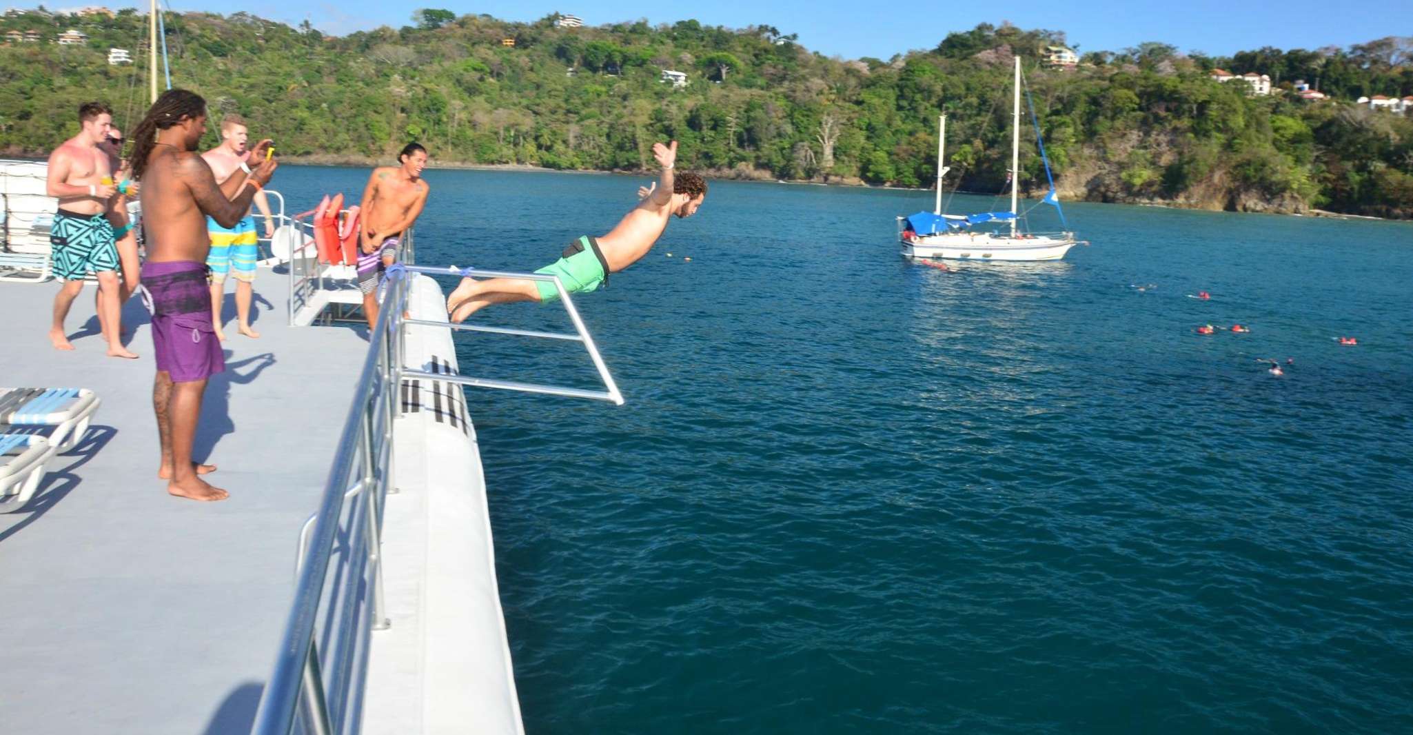 Catamaran Tour - Hizvo