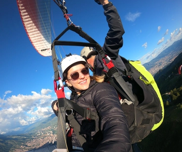 Bello: Paragliding in Medellín