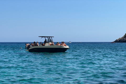 Zakynthos: Private Boat Tour with Skipper & Snorkeling