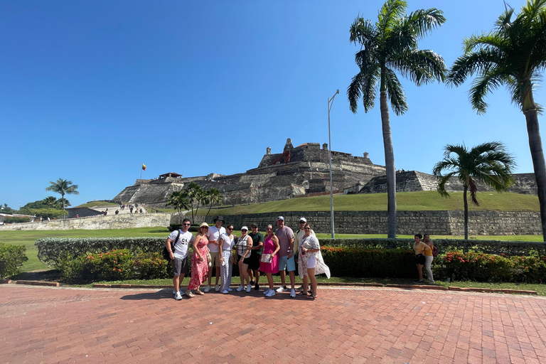 Cartagena: tour della città con pick-up e biglietti d&#039;ingressoCartagena: tour della città con prelievo e biglietti d&#039;ingresso