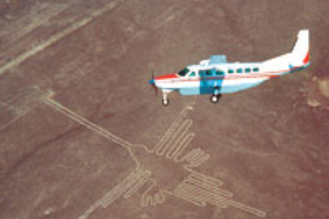 Depuis Lima : Excursion d&#039;une journée aux lignes de Nazca et à l&#039;oasis de Huacachina