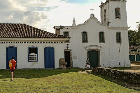 Paraty: Caiçara Life Guided Walking Tour with Food Tasting