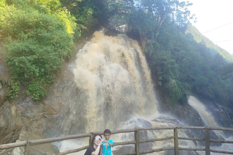 Sa Pa: Cat Cat Village Tour to Visit the Hmong People