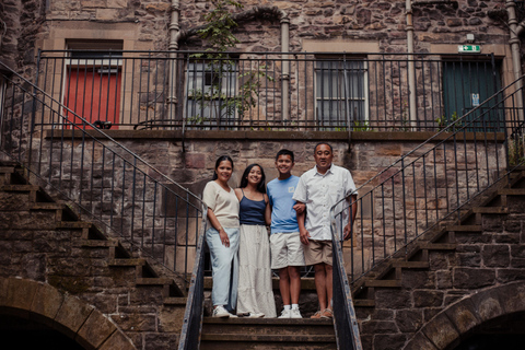 Edinburgh Old Town: Professional Photoshoot & Edited Photos VIP 90 Mins | 75 Photos