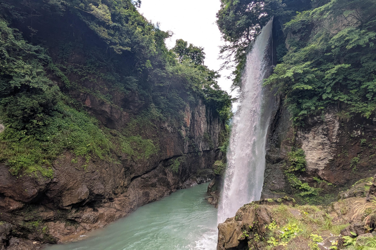 From Kanazawa: Hakusan White Road and Shirakawago Village