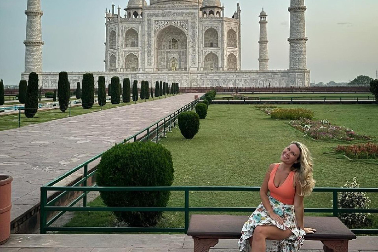 Agra: Taj Mahal, Agra Fort, Baby Taj och Mehtab Bagh TourUtforska 4 historiska monument