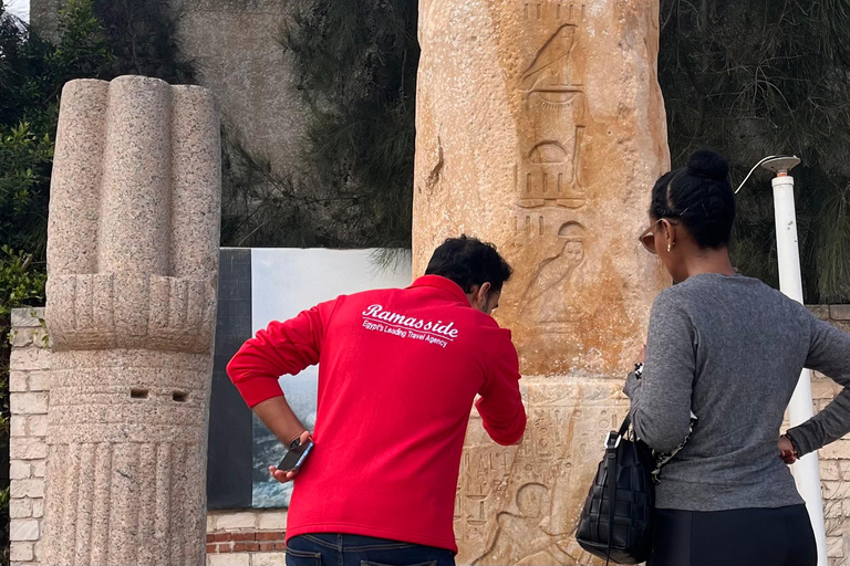 Pyramides, Sakkara et Memphis - Visite privée avec déjeunerVisite privée avec guide, transfert et déjeuner, à l&#039;exclusion des droits d&#039;entrée.