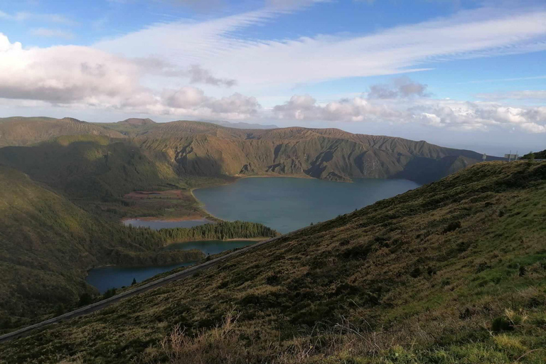 SUV - EXCURSIÓN EN CRUCERO - LAGO DEL FUEGO (Lagoa do Fogo)SUV - CRUCERO EXCURSIÓN EN TIERRA - LAGO DE FUEGO