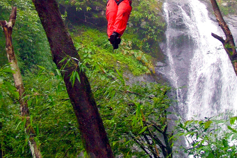 From San José: 11 Waterfalls Zipline Adventure