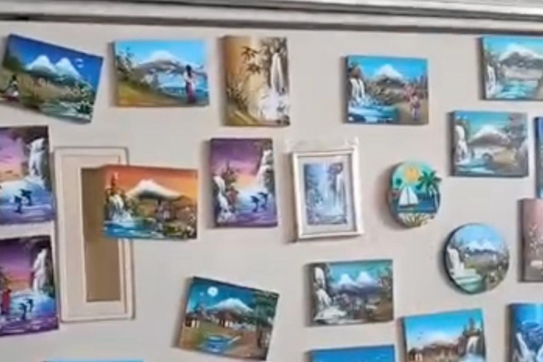 Quito Historic Center: Poncho Museum & Finger Painting Workshop & Souvenir Quito's Historic Center: Poncho Museum, Finger Painting Workshop, and Souvenir