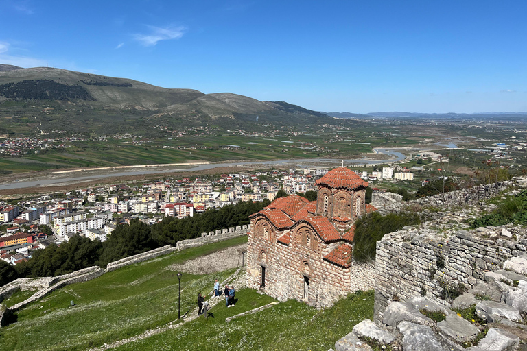 من تيرانا: بيرات، جيروكاستر، وكساميل، جولة لمدة يومين